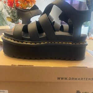 Women’s size 8 DR Martens claire quad sandal